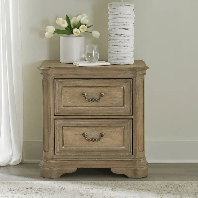 Lit à panneau, commode avec miroir et table de nuit