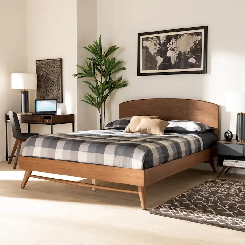 Lit plateforme transitionnel de style Mid-Century Modern en noyer