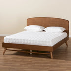 Lit plateforme transitionnel de style Mid-Century Modern en noyer