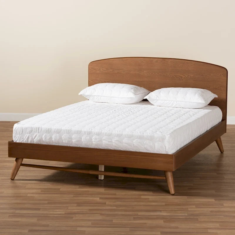 Lit plateforme transitionnel de style Mid-Century Modern en noyer